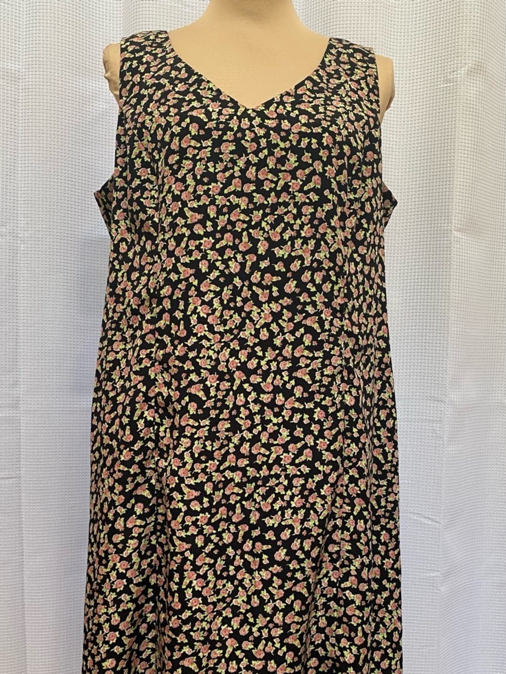 Ladies DANNY & NICOLE Sleeveless V-Neck Floral Dress Size 14